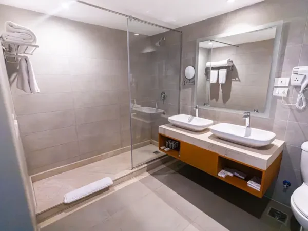 Master Suite 12